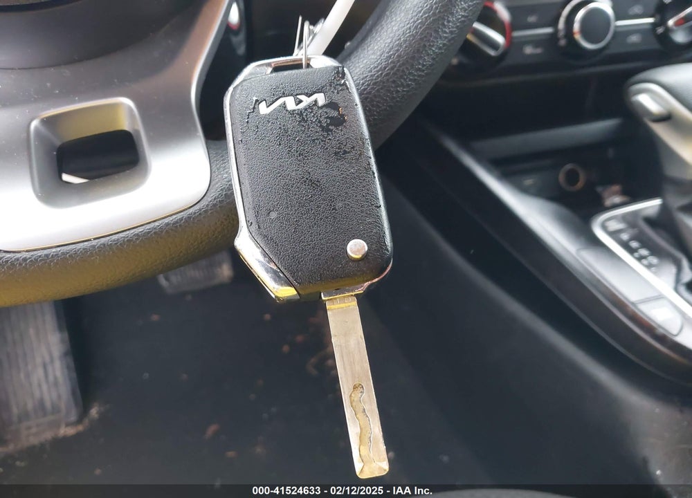 2023 KIA SOUL VIN: KNDJ23AU5P7869020