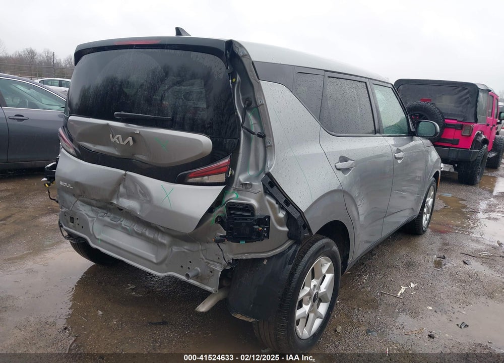 2023 KIA SOUL VIN: KNDJ23AU5P7869020