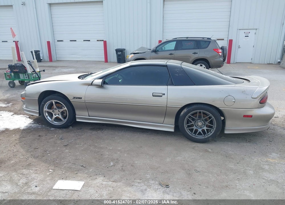 2002 CHEVROLET CAMARO VIN: 2G1FP22GX22123181