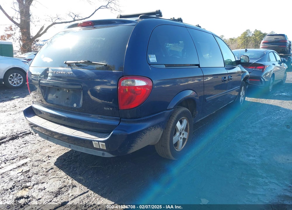 2005 DODGE GRAND CARAVAN SXT VIN: 2D8GP44L25R485939
