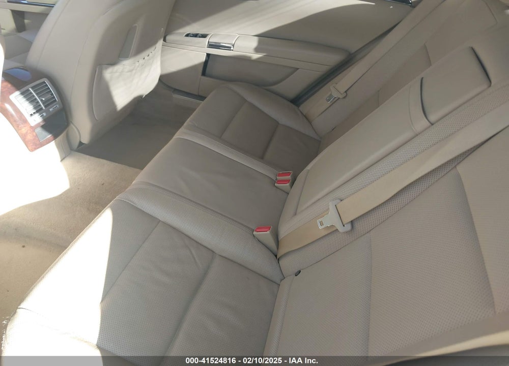 2013 MERCEDES-BENZ S VIN: WDDNG7DB8DA496760