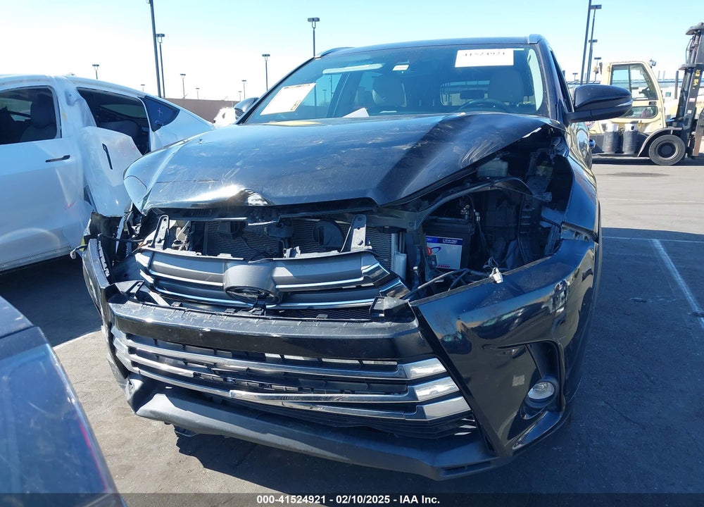 2019 TOYOTA HIGHLANDER LIMITED VIN: 5TDYZRFH0KS305699