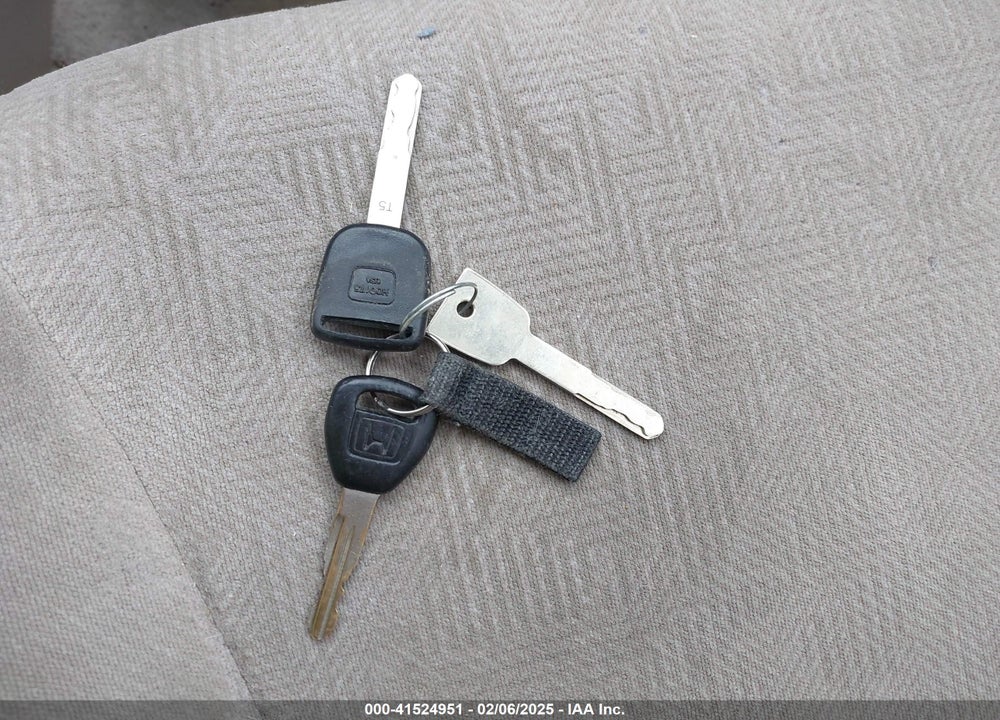2001 HONDA CIVIC LX VIN: 1HGES165X1L013445