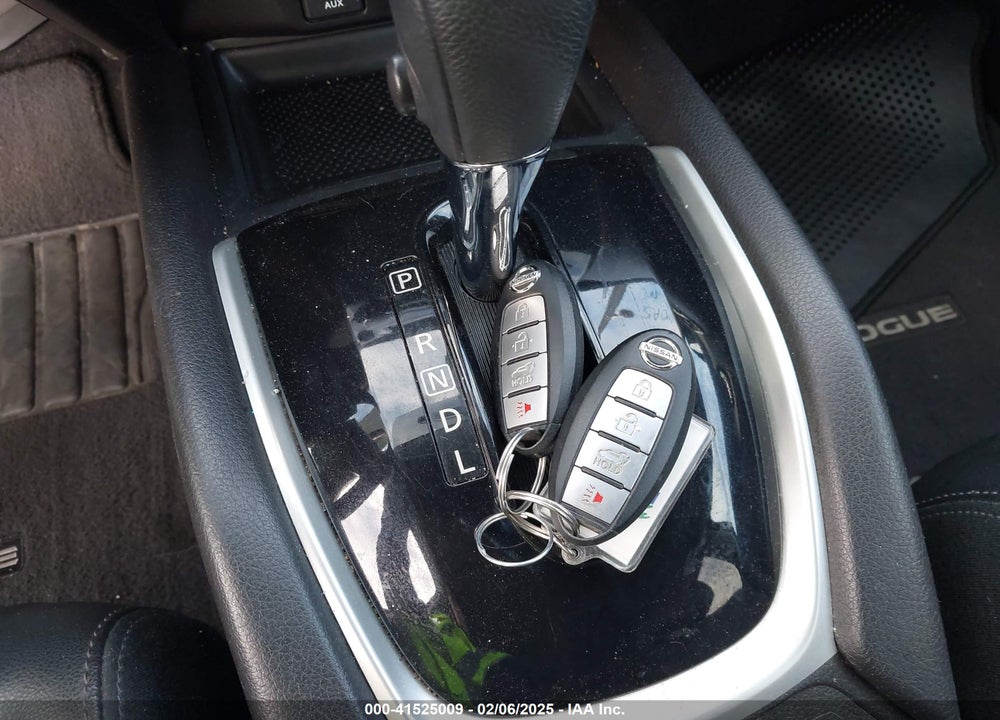 2015 NISSAN ROGUE SL VIN: 5N1AT2MV1FC915715