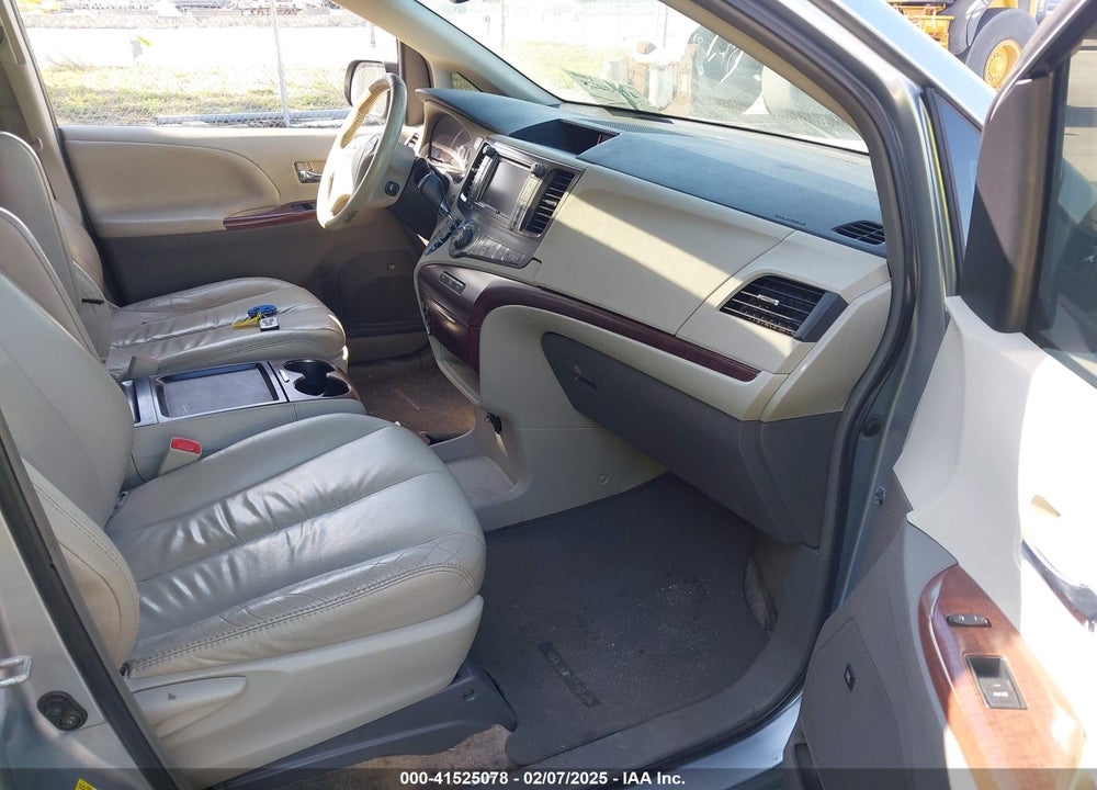 2011 TOYOTA SIENNA XLE LIMITED VIN: 5TDYK3DC5BS148776