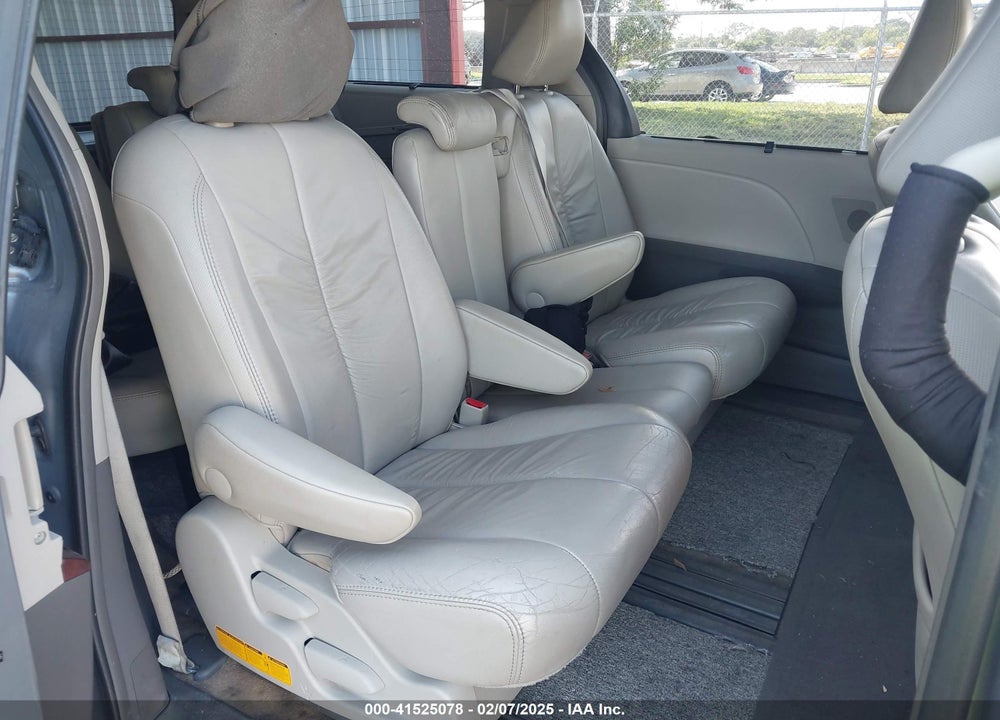 2011 TOYOTA SIENNA XLE LIMITED VIN: 5TDYK3DC5BS148776