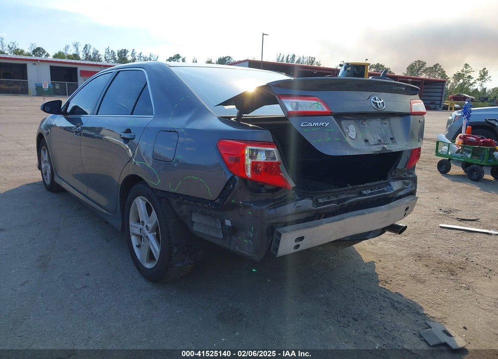 2014 TOYOTA CAMRY SE VIN: 4T1BF1FK0EU333445