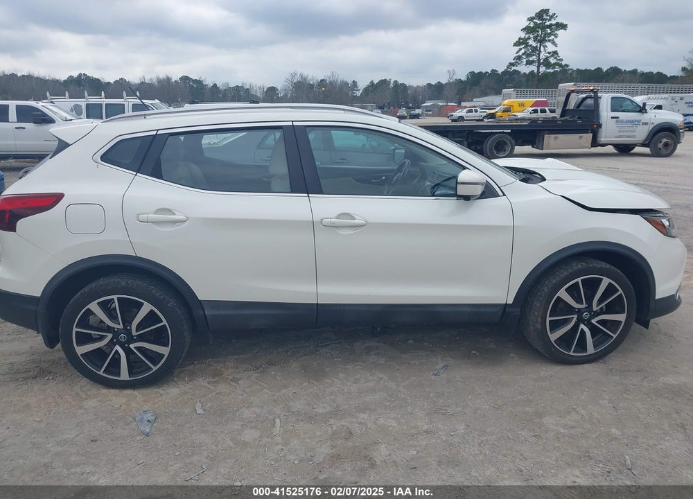 2018 NISSAN ROGUE SPORT SL VIN: JN1BJ1CP1JW102882