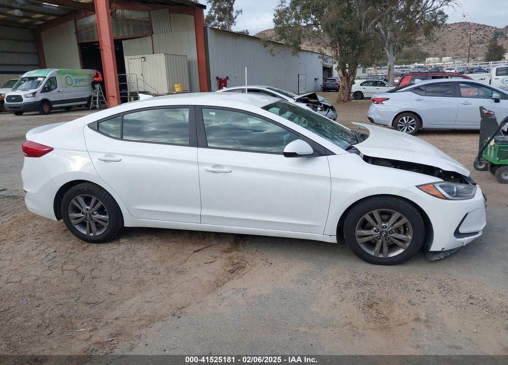 2017 HYUNDAI ELANTRA VIN: 5NPD84LFXHH004783