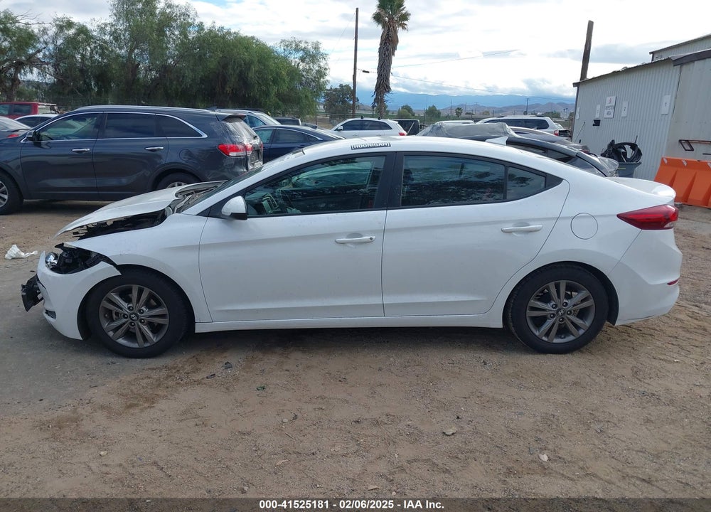 2017 HYUNDAI ELANTRA VIN: 5NPD84LFXHH004783