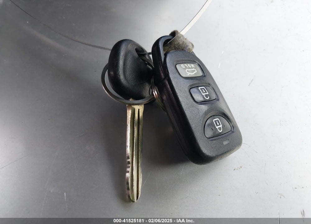2017 HYUNDAI ELANTRA VIN: 5NPD84LFXHH004783