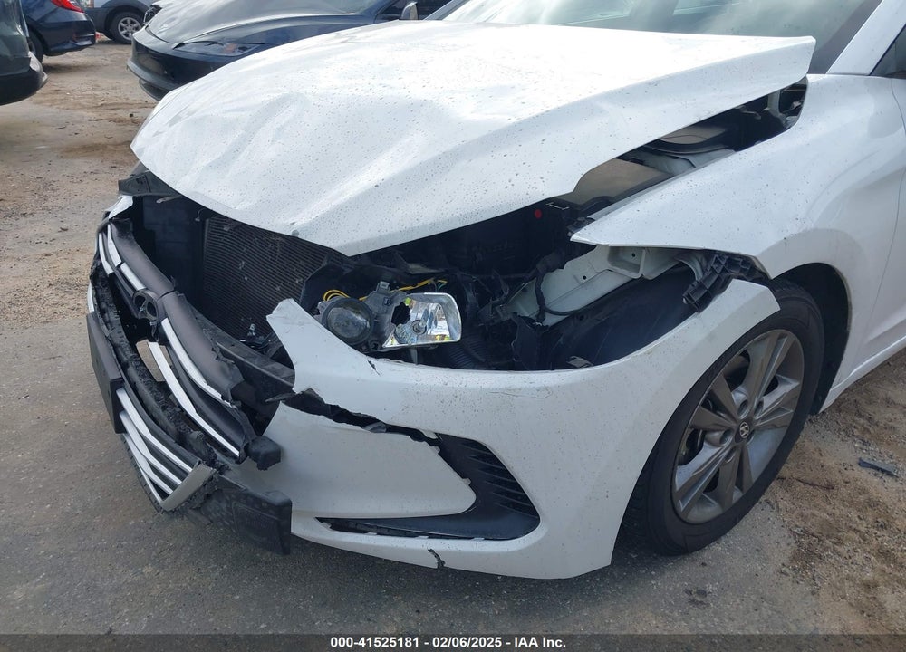 2017 HYUNDAI ELANTRA VIN: 5NPD84LFXHH004783
