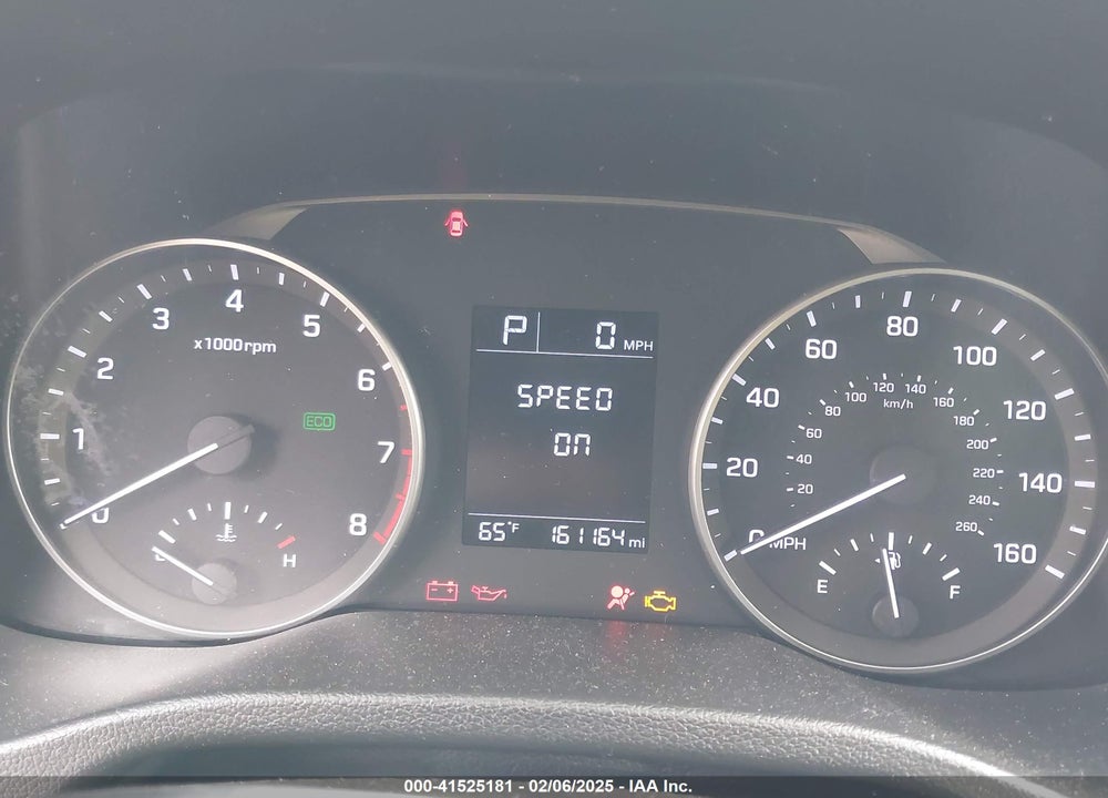 2017 HYUNDAI ELANTRA VIN: 5NPD84LFXHH004783