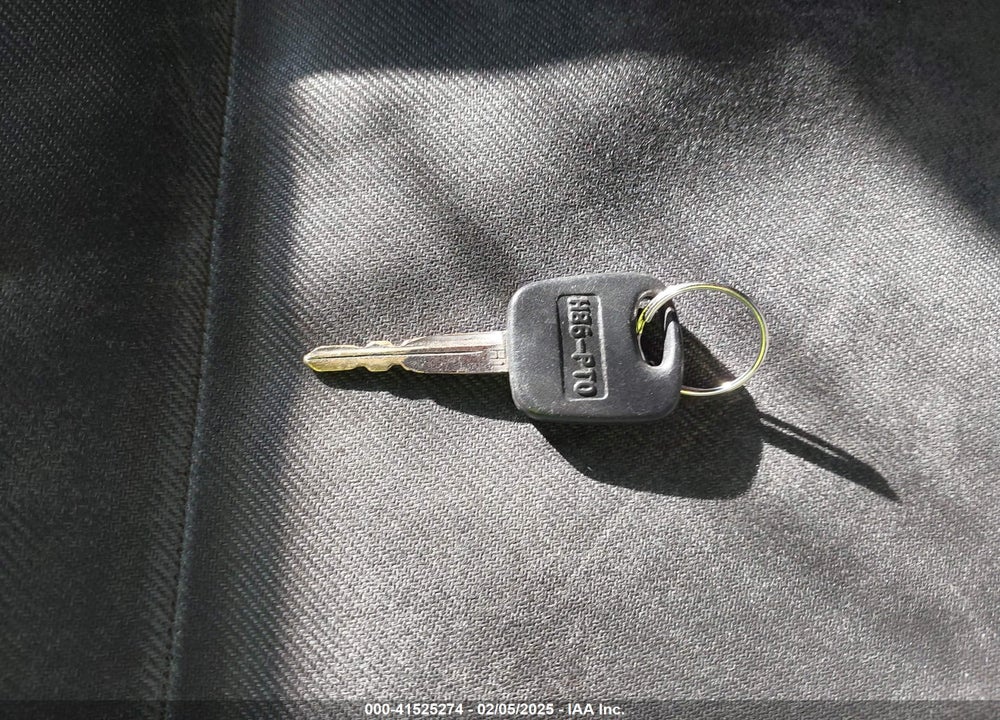 2003 FORD ESCAPE XLS VIN: 1FMYU02143KB01883