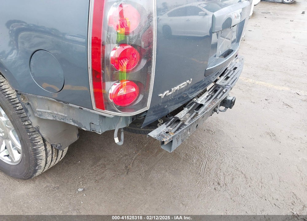 2008 GMC YUKON DENALI VIN: 1GKFK63898J214486
