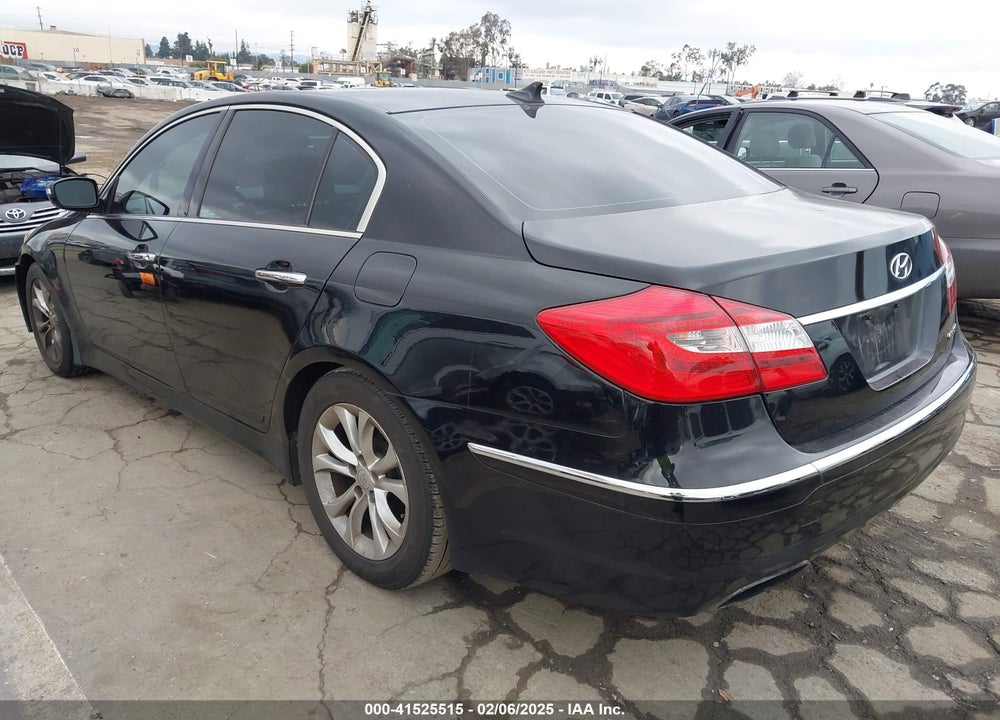 2013 HYUNDAI GENESIS VIN: KMHGC4DD8DU244063
