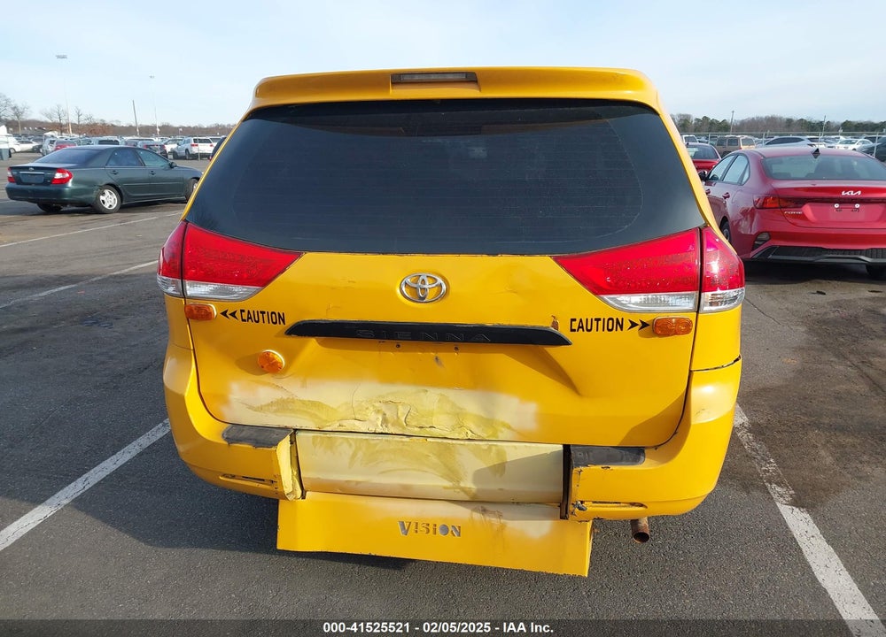 2012 TOYOTA SIENNA BASE V6 7 PASSENGER VIN: 5TDZK3DC3CS221892