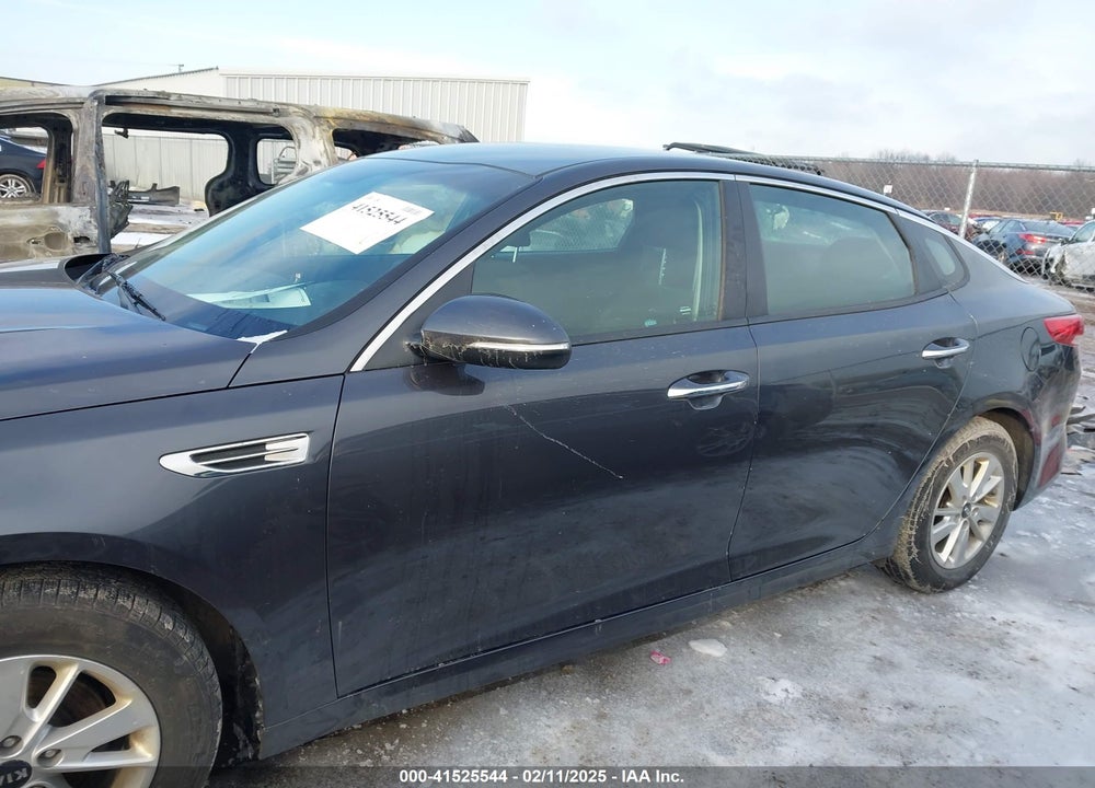 2018 KIA OPTIMA VIN: KNAGT4L35J5213045