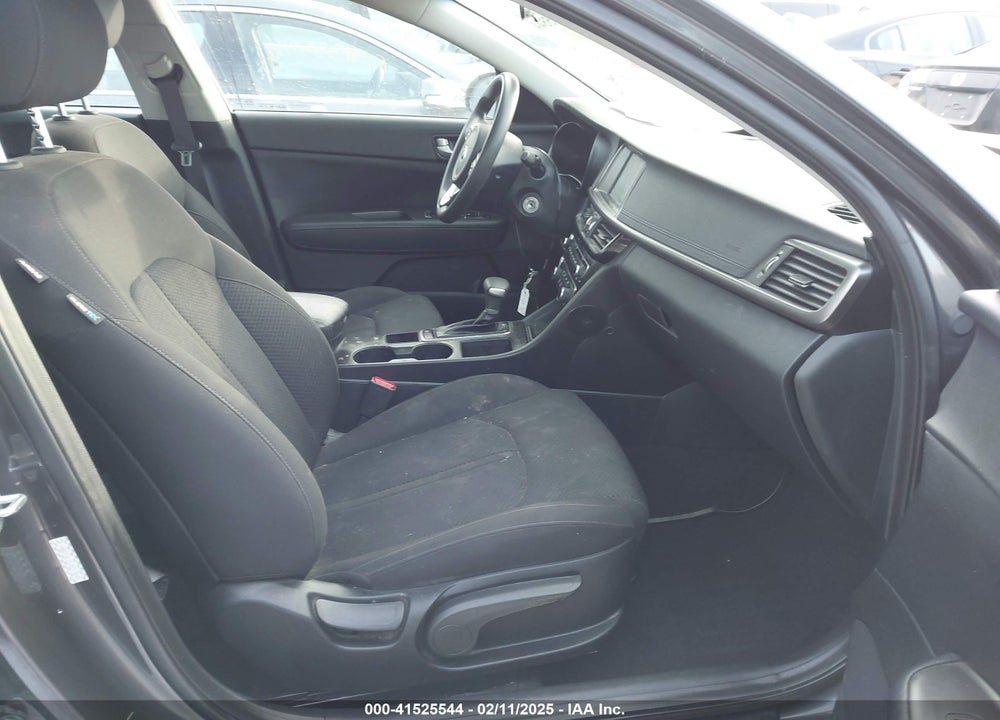 2018 KIA OPTIMA VIN: KNAGT4L35J5213045
