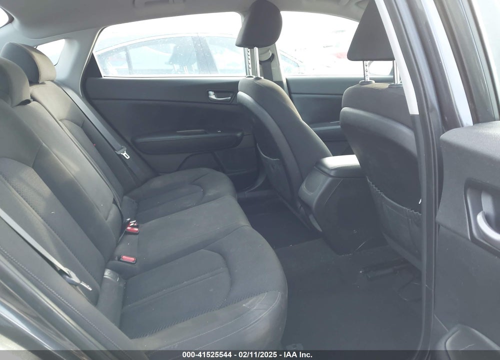 2018 KIA OPTIMA VIN: KNAGT4L35J5213045