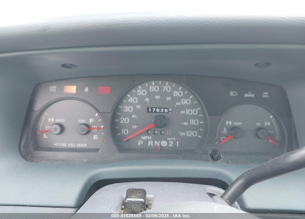 2000 MERCURY GRAND MARQUIS VIN: 2MEFM74W9YX658787