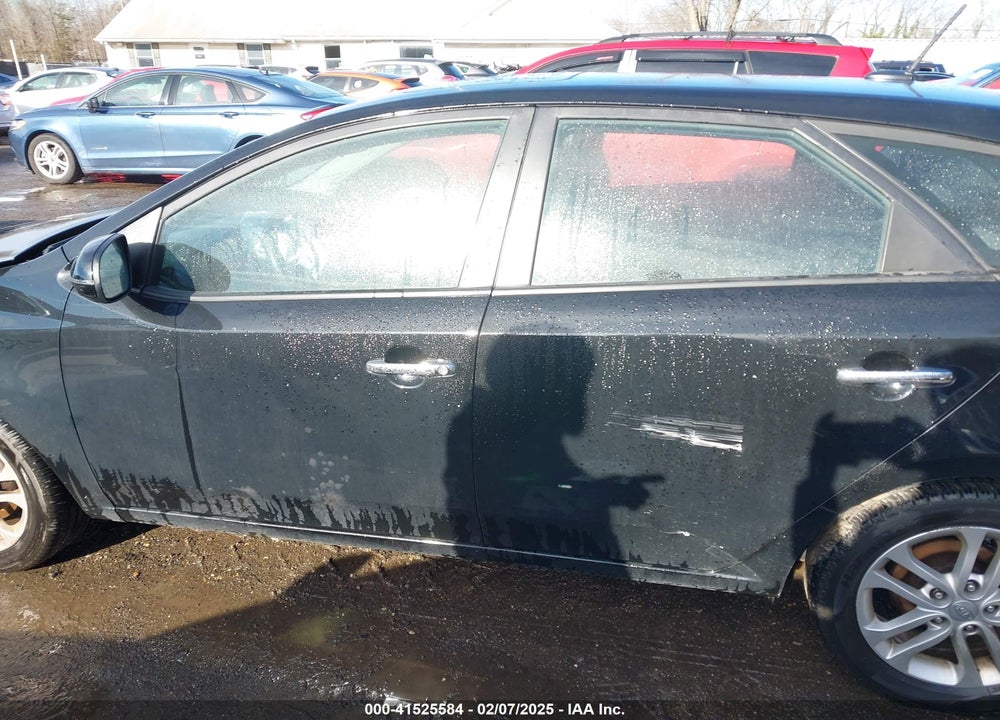 2011 KIA FORTE EX VIN: KNAFU5A20B5369620