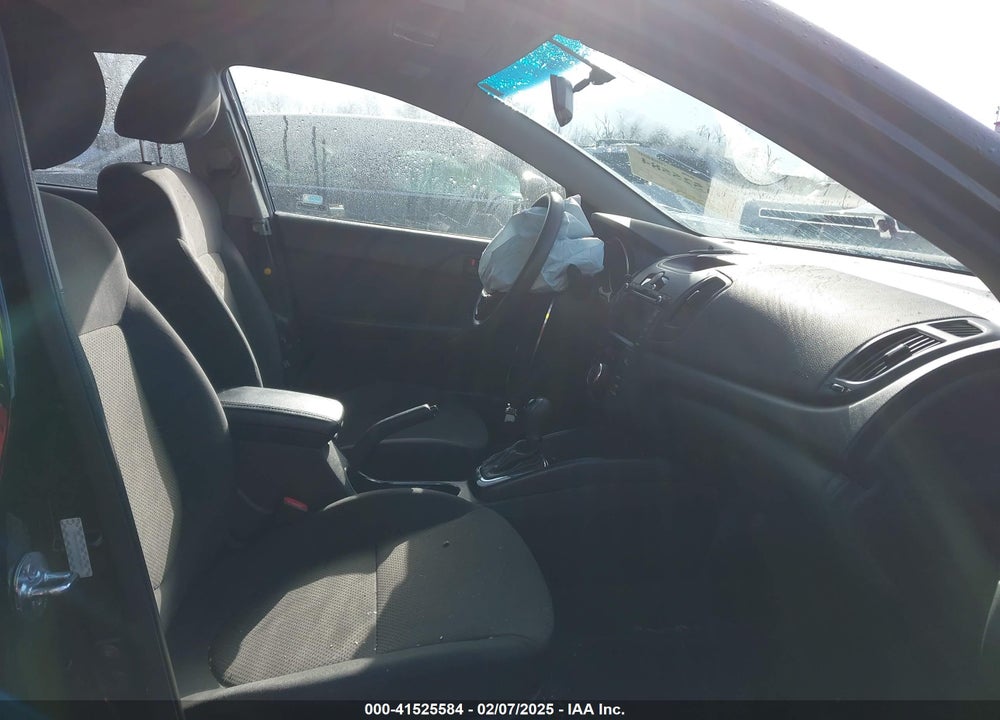 2011 KIA FORTE EX VIN: KNAFU5A20B5369620