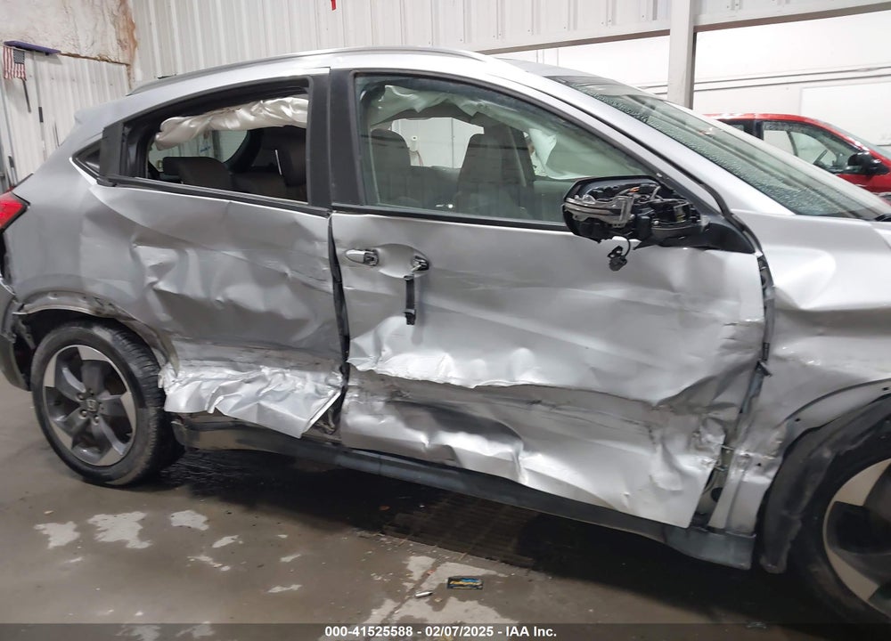 2018 HONDA HR-V VIN: 3CZRU6H70JM719094