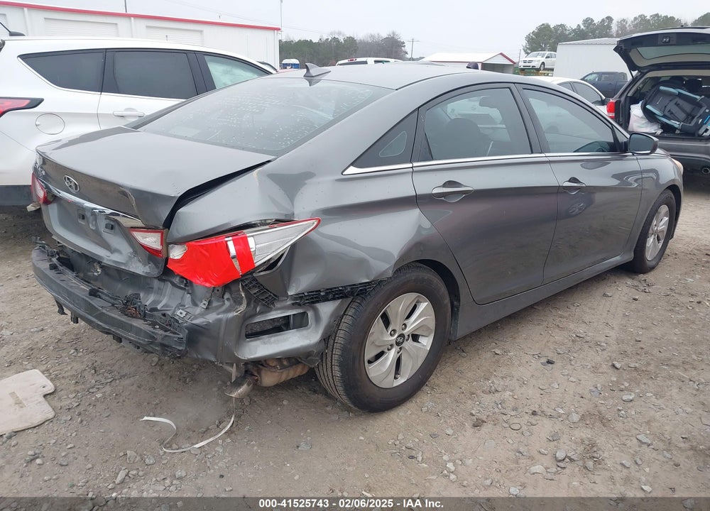 2014 HYUNDAI SONATA VIN: 5NPEB4AC7EH819520