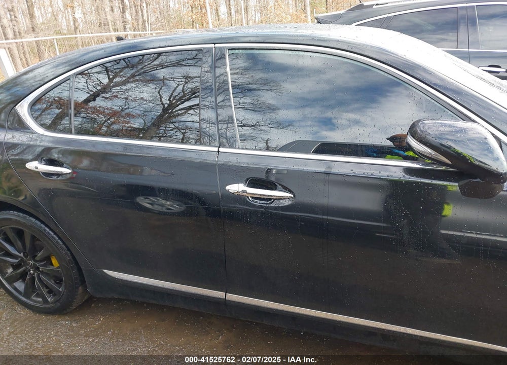 2011 LEXUS LS 460 VIN: JTHCL5EF9B5010030