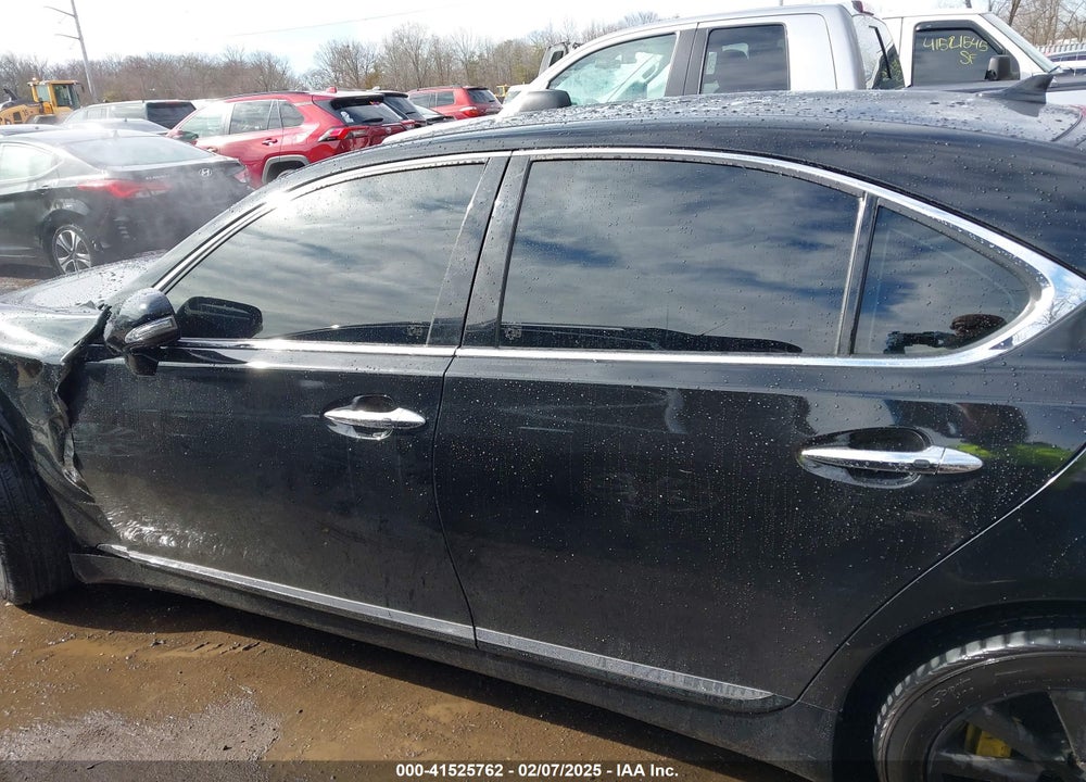 2011 LEXUS LS 460 VIN: JTHCL5EF9B5010030