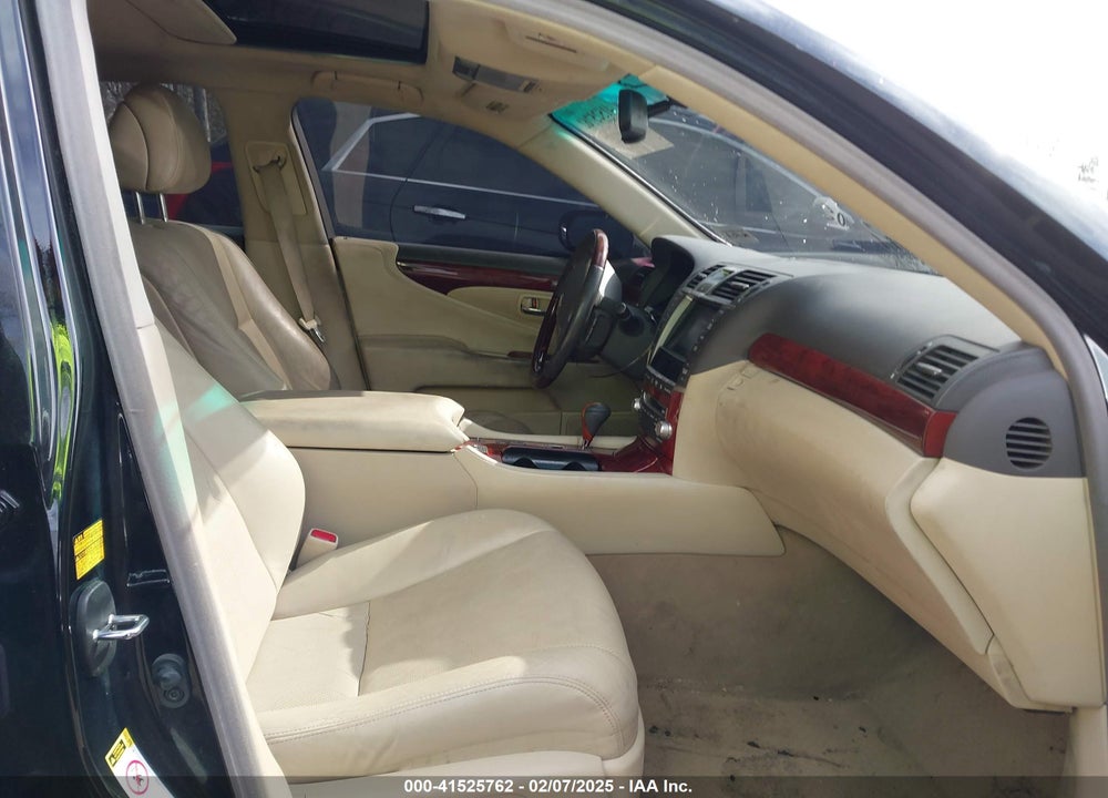 2011 LEXUS LS 460 VIN: JTHCL5EF9B5010030