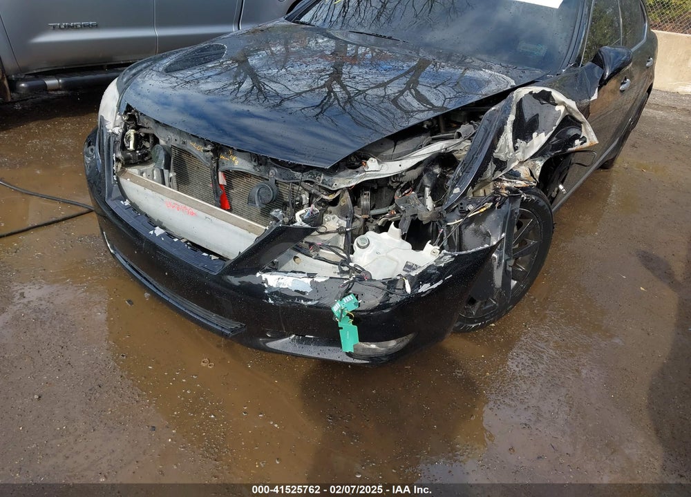 2011 LEXUS LS 460 VIN: JTHCL5EF9B5010030