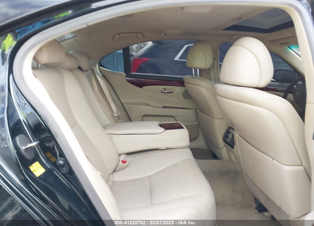 2011 LEXUS LS 460 VIN: JTHCL5EF9B5010030