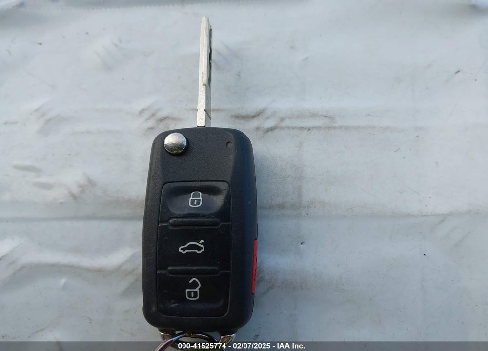 2011 VOLKSWAGEN GTI 4-DOOR VIN: WVWHV7AJ2BW223533