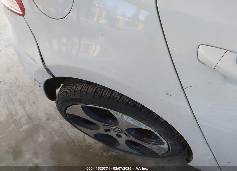2011 VOLKSWAGEN GTI 4-DOOR VIN: WVWHV7AJ2BW223533