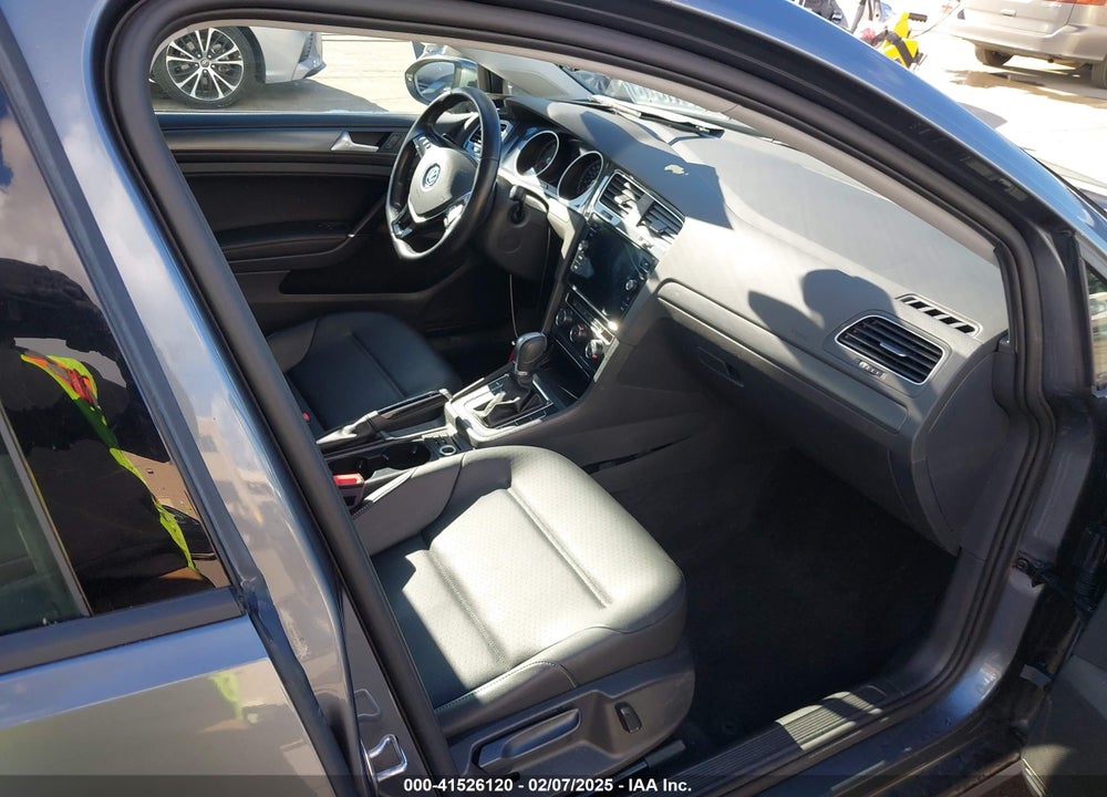 2018 VOLKSWAGEN GOLF SPORTWAGEN VIN: 3VWD17AUXJM752387