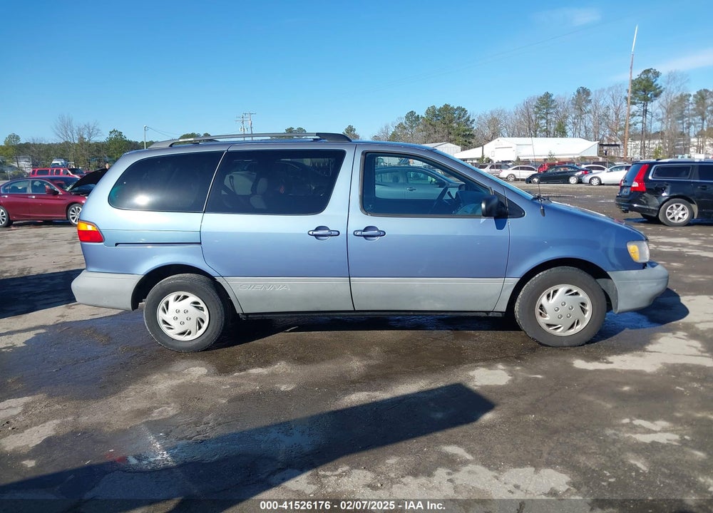 2000 TOYOTA SIENNA VIN: 4T3ZF13C0YU242330