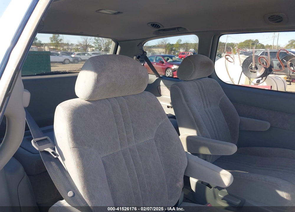 2000 TOYOTA SIENNA VIN: 4T3ZF13C0YU242330