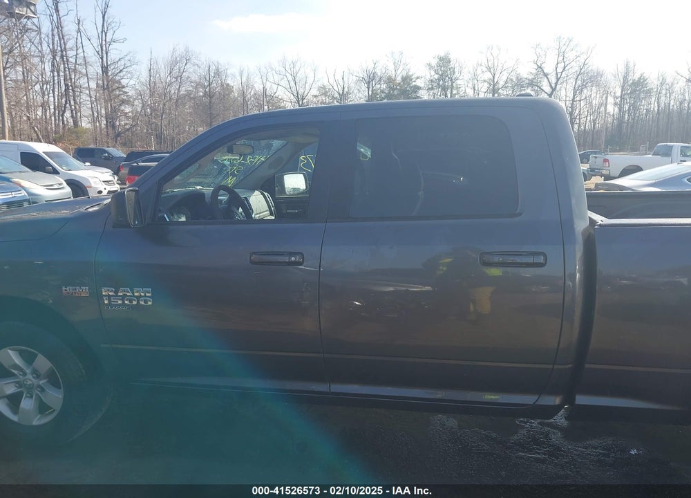 2019 RAM 1500 CLASSIC VIN: 1C6RR6TT3KS514526