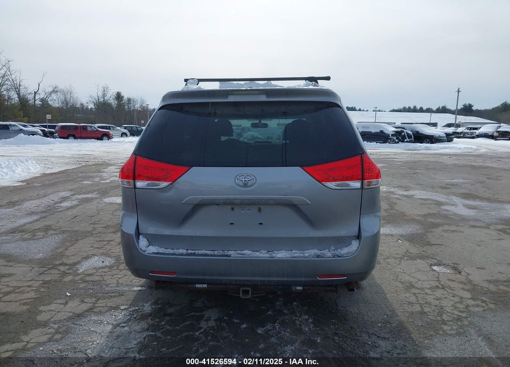 2011 TOYOTA SIENNA VIN: 5TDJK3DC6BS026526