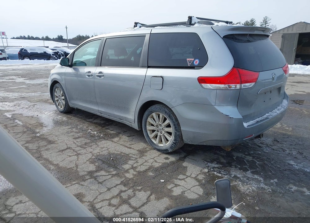 2011 TOYOTA SIENNA VIN: 5TDJK3DC6BS026526