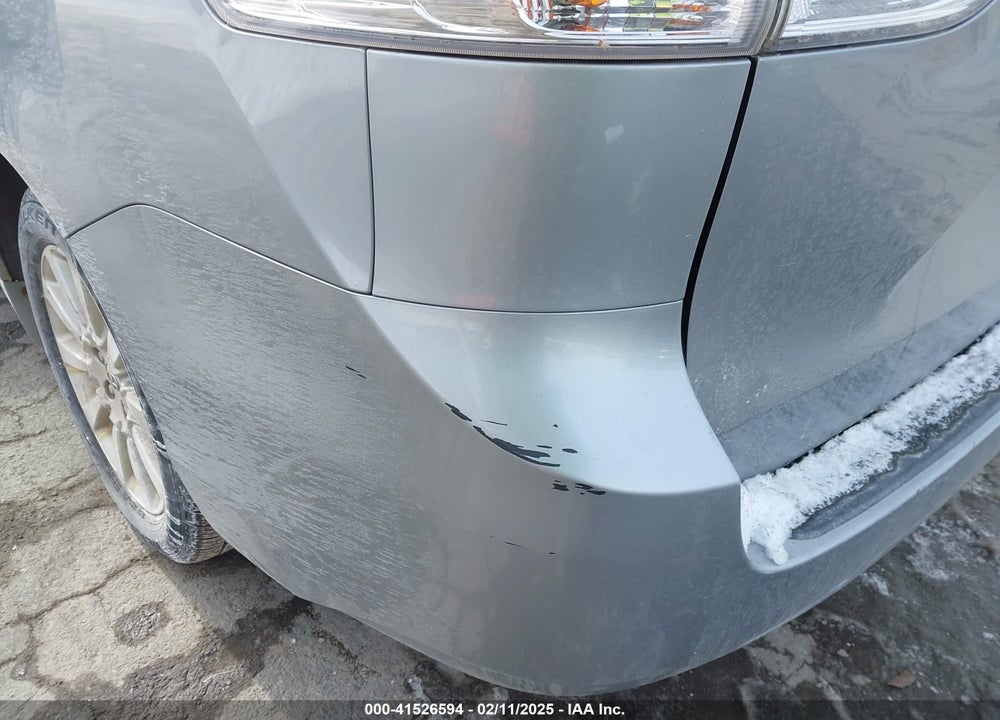 2011 TOYOTA SIENNA VIN: 5TDJK3DC6BS026526