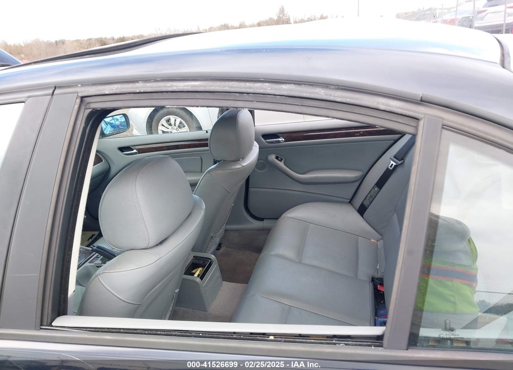2003 BMW 325I VIN: WBAEV33413PD57254