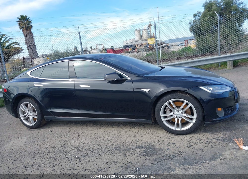 2016 TESLA MODEL S VIN: 5YJSA1E10GF131468