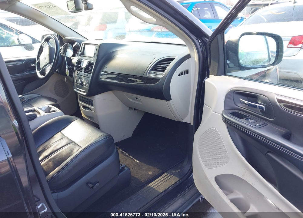 2013 CHRYSLER TOWN & COUNTRY VIN: 2C4RC1CG4DR595833