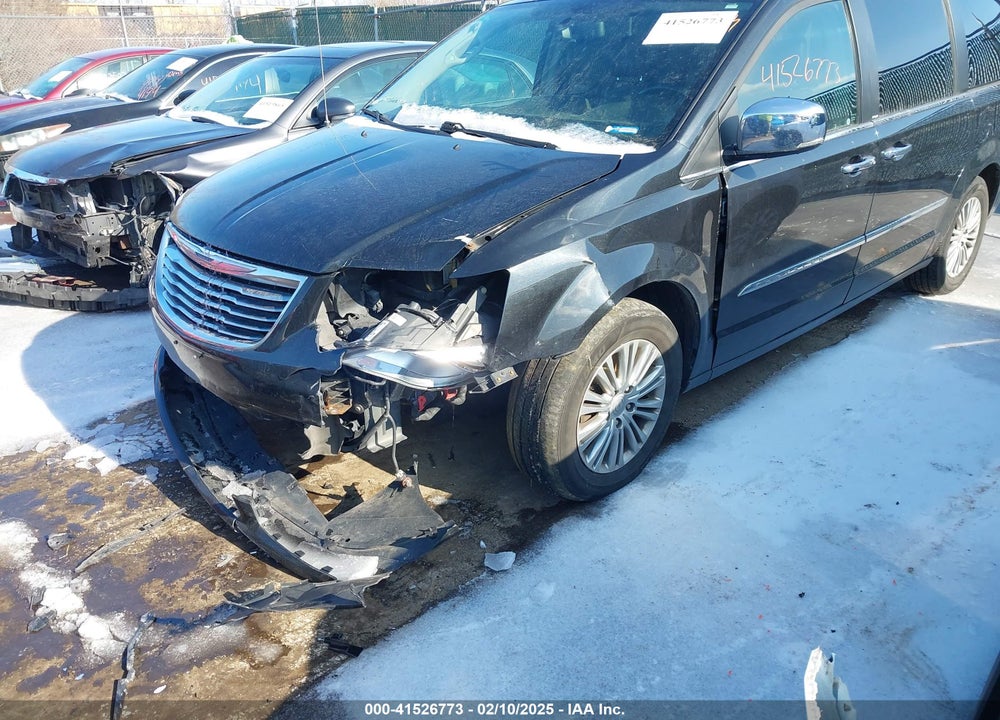 2013 CHRYSLER TOWN & COUNTRY VIN: 2C4RC1CG4DR595833