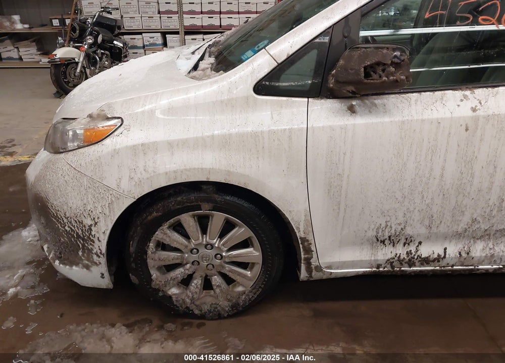2011 TOYOTA SIENNA XLE LIMITED VIN: 5TDDK3DC0BS005250