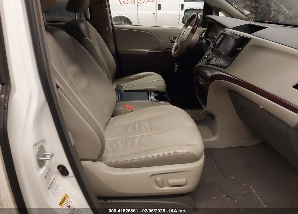 2011 TOYOTA SIENNA XLE LIMITED VIN: 5TDDK3DC0BS005250