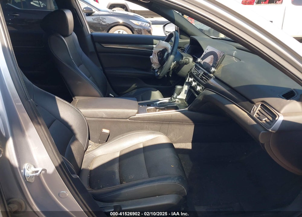 2022 HONDA ACCORD VIN: 1HGCV1F30NA001092